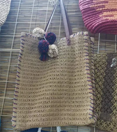 Летняя большая сумка для леди, связанная крючком из бумаги